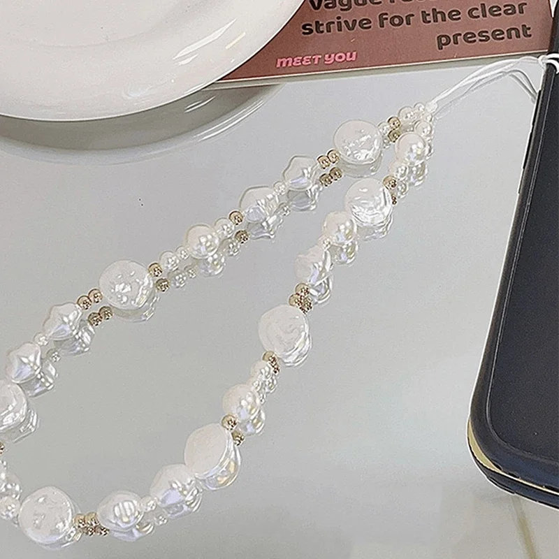 Korean 3D Cute Baroque White Pearl Beads Beaded Phone Chain for iPhone 16 Camera Hanging Rope Anti-Lost Lanyard Hanging Jewelry