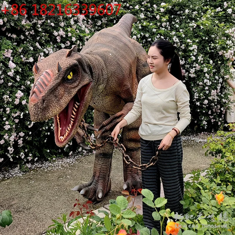 Large simulated dinosaur, the coat can be worn by real people, and the dinosaur clothing will make a sound and warm up the inter