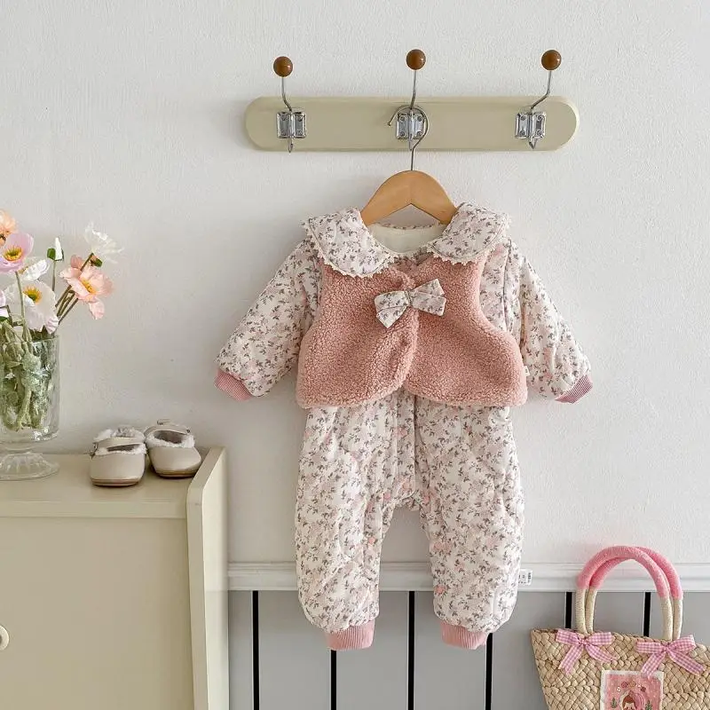 2024 Cute Newborn Vintage Flowers Jumpsuit Baby Girl Thick Warm Rompers Babies Girls Clothing Outing Hooded Romper with Vest