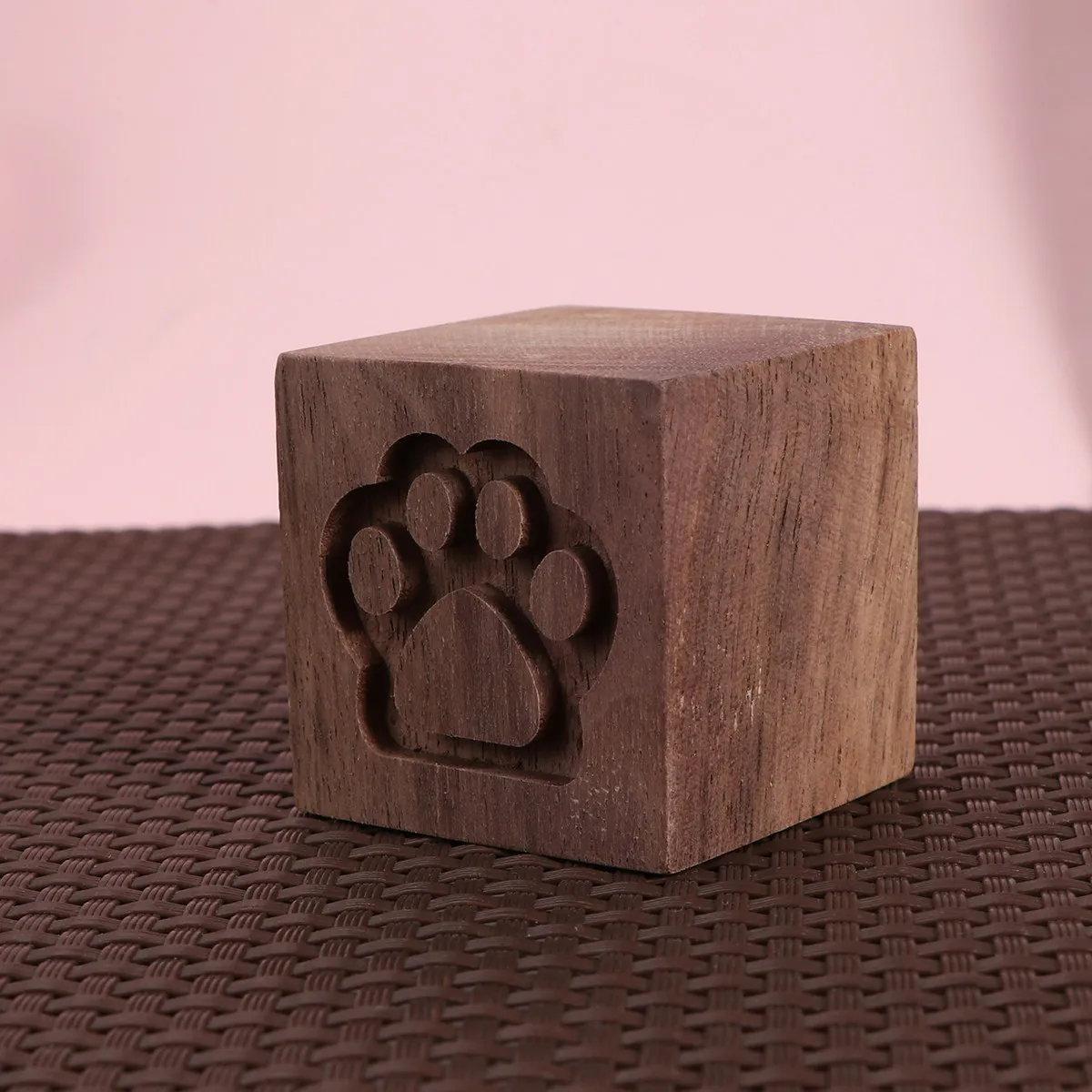1Pcs Aromatherapy Wood Essential Oil Diffuser Square Cat Claw Unique Design Sleep Helper Rejuvenation Home Office Bedroom