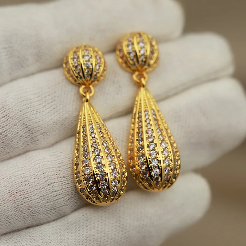 New Sight Design Luxury Zirconia Waterdrop Stud Earrings for Women Fashion Brand Brand Jewelry Crystal Geometric Earrings