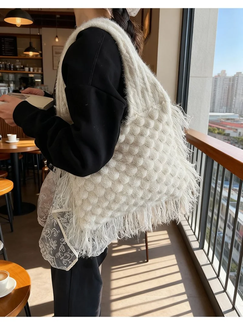 

Женская модная белая вязаная сумка-тоут с пушистой бахромой, повседневная офисная сумка для работы, путешествий, на каждый день, на плечо, для женщин