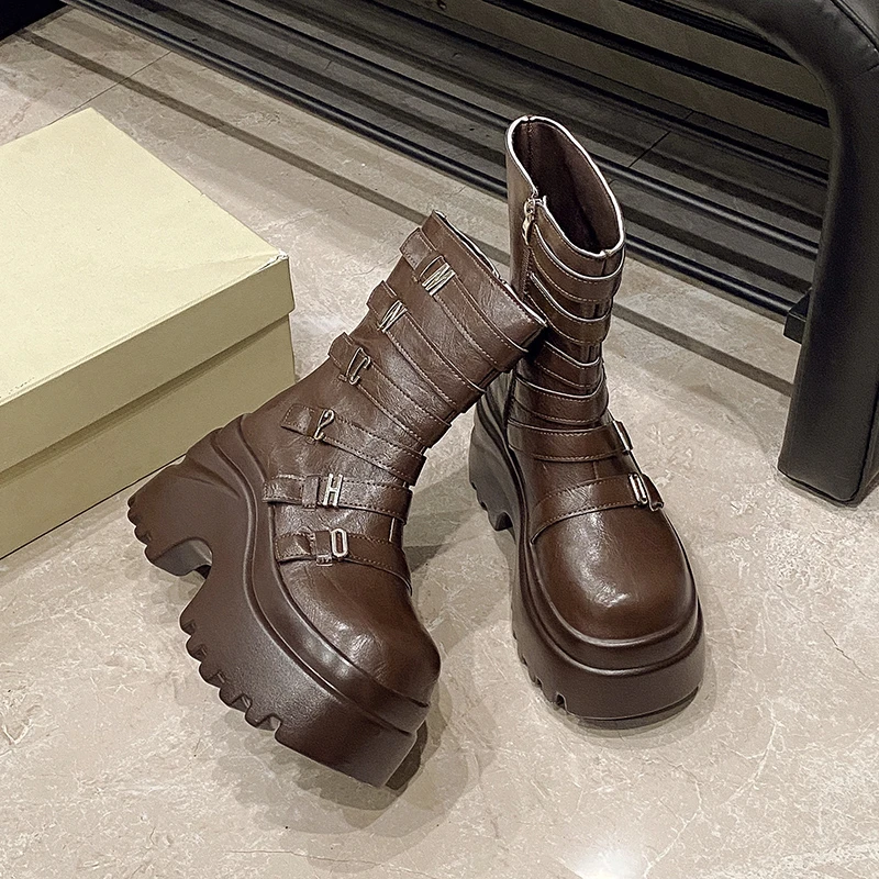 النساء فاسق الأحذية 9.5 سنتيمتر عالية منصة في الهواء الطلق أحذية من الجلد جديد الخريف الشتاء المعادن منتصف العجل الأحذية الكعوب المخفية دراجة نارية الأحذية