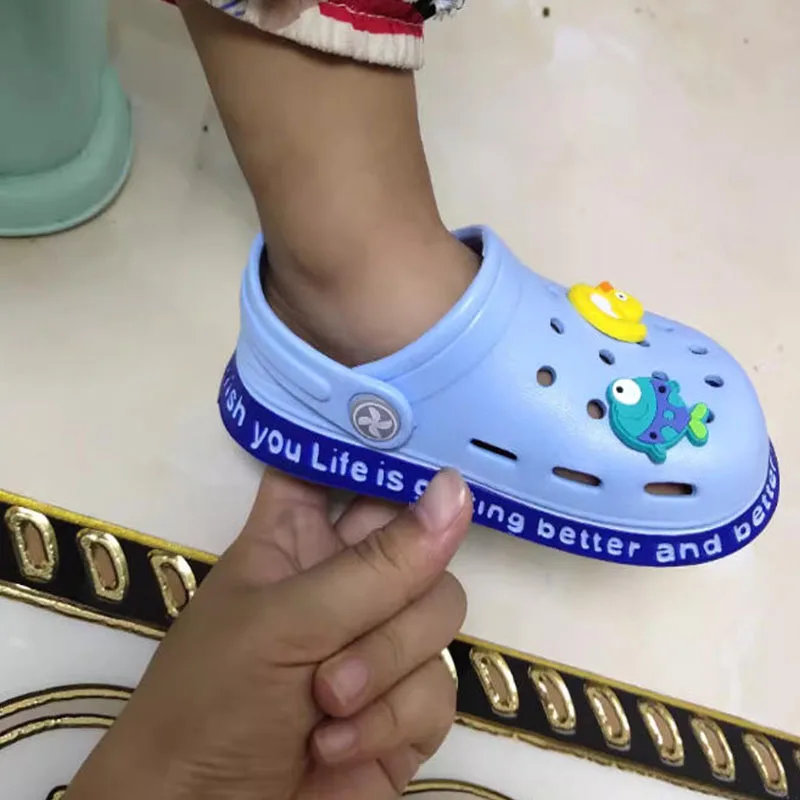 Sandálias de Verão Novas para Bebês Meninas e Meninos, Mules Infantis, Sandálias de Desenho Animado para Meninas, Sapatos de Jardim Infantis para Meninos
