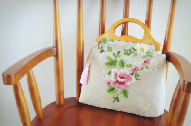 Lost in Vintage pochette ricamata floreale e foglia manico in legno naturale tessuto di cotone borsa da sposa Boho borsa a tracolla