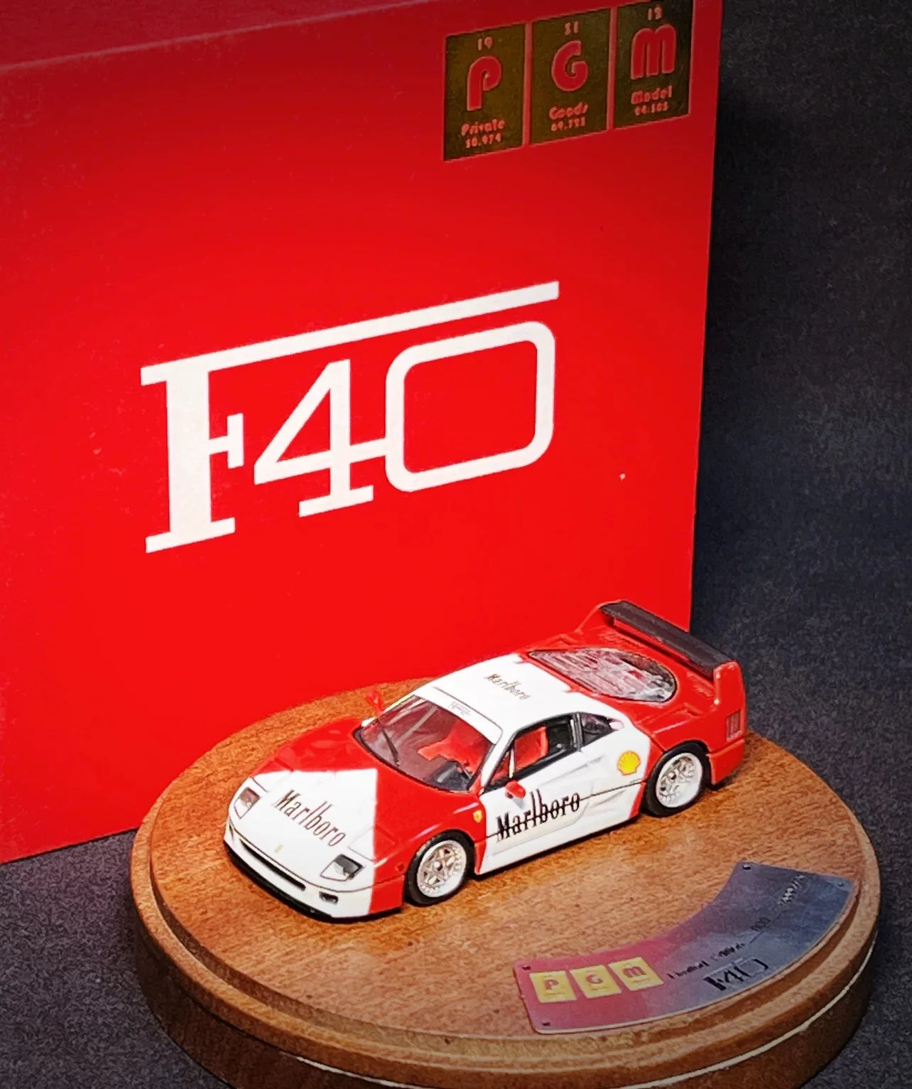 PGM 1:64 F40 Fully open the door Diecast Model Car