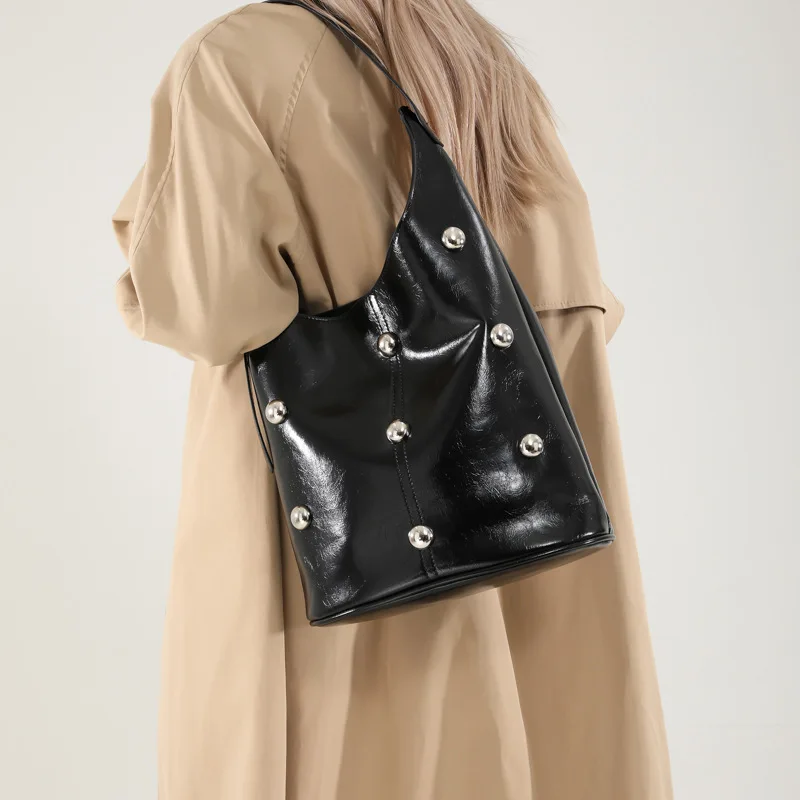 حقيبة يد عصرية لربيع 2025 للنساء، حقيبة كتف كروس من الجلد الطبيعي متعددة الاتجاهات، محفظة أنيقة ذات سعة كبيرة #1