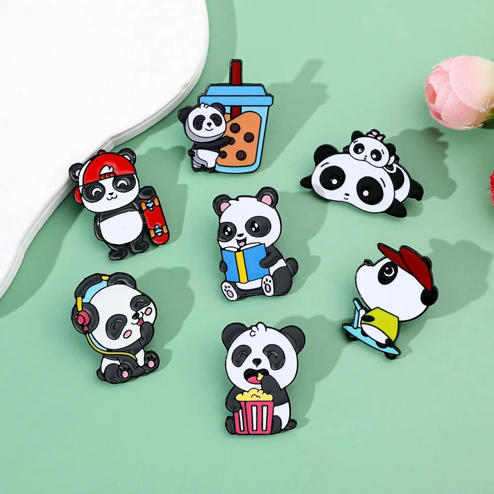 Alfileres esmaltados de la serie Panda para niños, broches de Pandas de lectura Kawaii, insignias de dibujos animados para mochila, ropa, regalos para niños