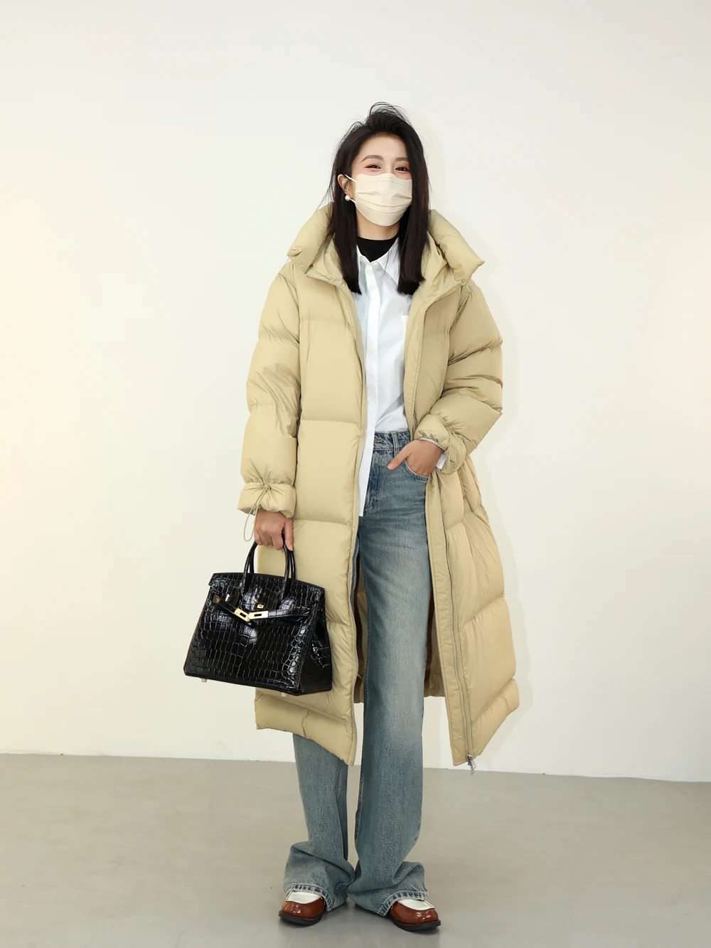 

Женская удлиненная пуховая куртка оверсайз с капюшоном, 90% белый пух, свободный крой, зимняя верхняя одежда, комфортная повседневная модель