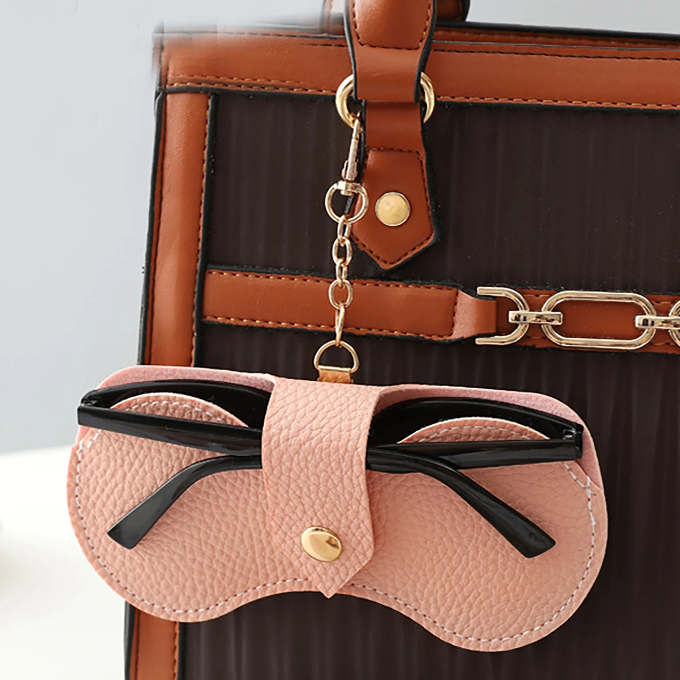 1pc Portable PU Leather Sunglasses Storage Bag Snap‑Button Eyeglass Protective Pouch With Keychain Hook For Women Daily Travel