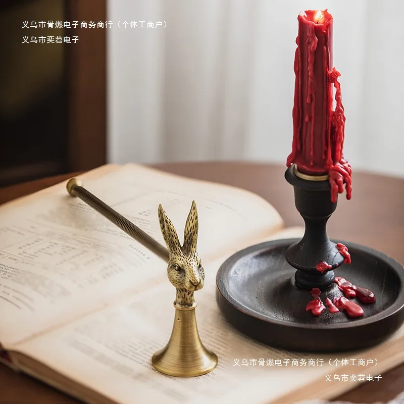 Vintage Rabbit Brass Candle Extinguisher Luxurious Metal Long-handled Candle Snuffer Aromatherapy Candle Cover Indoor Decoration