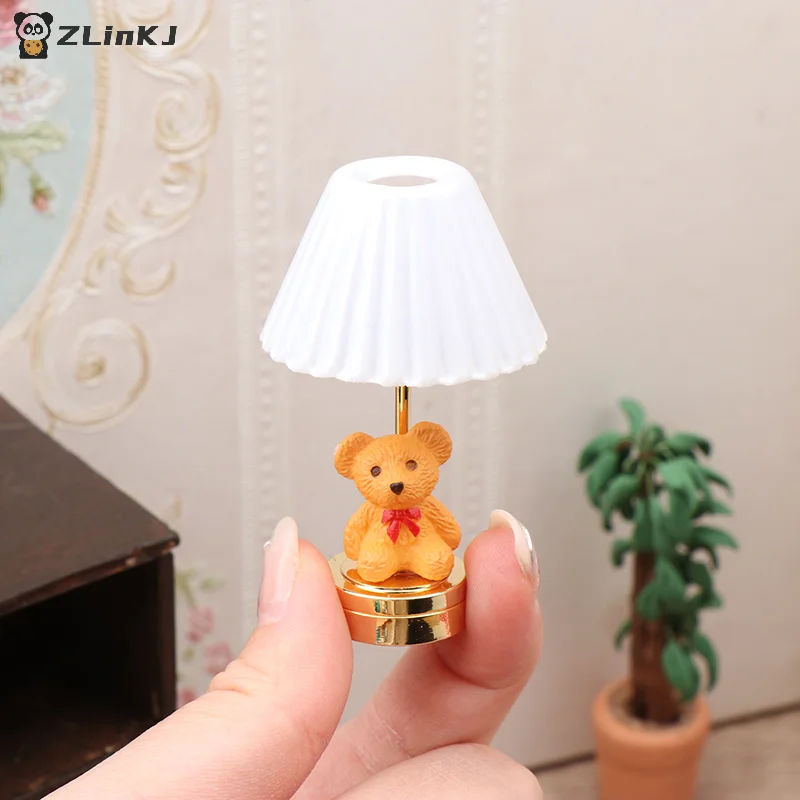 ▶ 1:12 ドールハウスミニかわいいクマテーブルランプモデルミニチュア LED ライト家庭用家具装飾おもちゃドールハウスアクセサリー照明