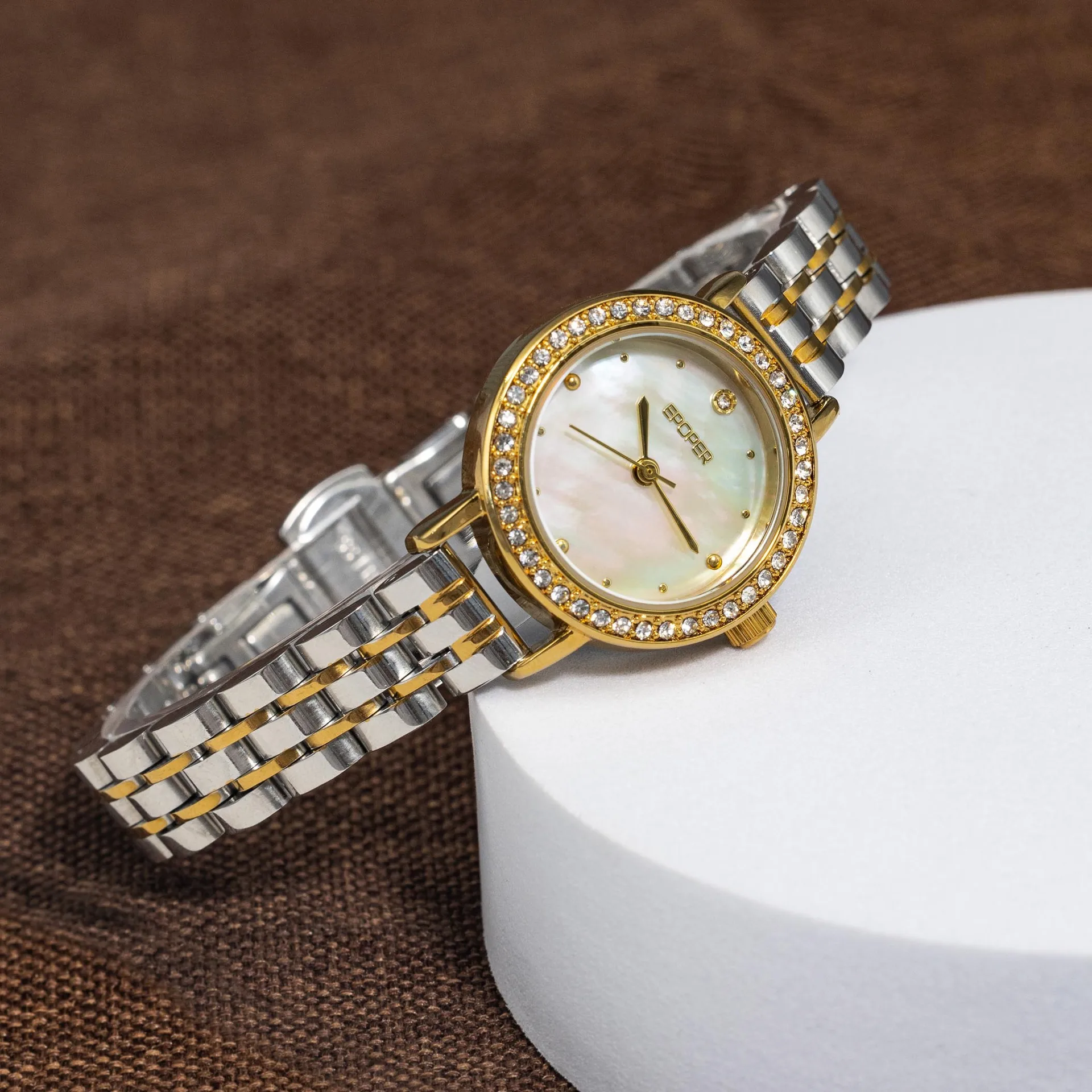 ساعة يد نسائية رائعة، ساعة نسائية أنيقة وفاخرة، ساعة كوارتز ذهبية صغيرة راقية وأنيقة، سلسلة نسائية.