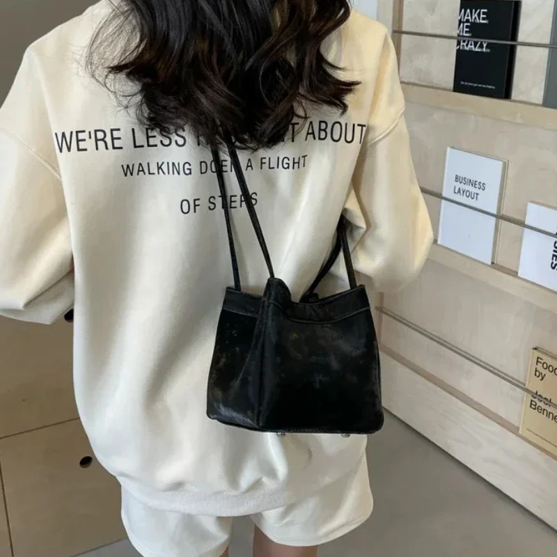 Light Luxury PU Magnetic Buckle Bucket Bag 2024 Hot Selling Youth  Women\'s Bag Fashionable Simple Shoulder Bag Bolsas Femininas