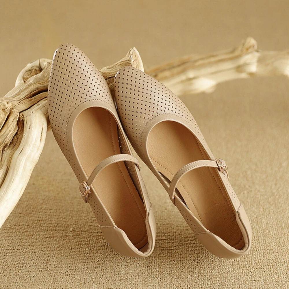 Pointed thick heel shoes for women's spring and autumn new shallow cut leather hollow breathable shoes