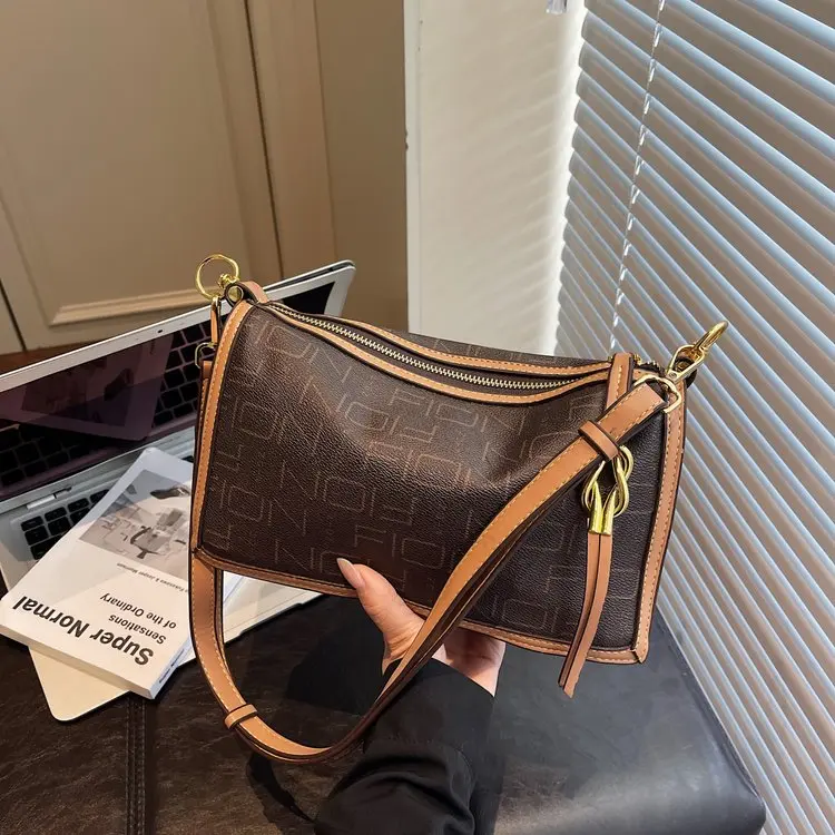 

Новая женская сумка через плечо 2026 года с буквенным принтом, высококачественная модная портативная маленькая квадратная сумка для поездок на работу