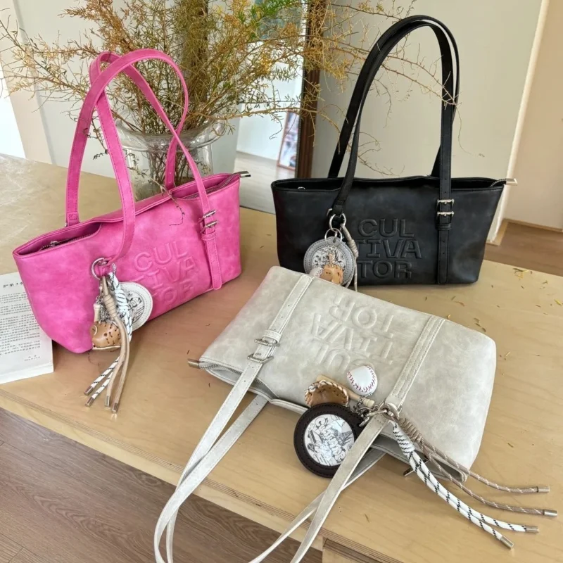 

Brand Letter Design Handbag Horizontal Square Shoulder Bag Simple Solid Color Commuter Bag Designer Armpit Bag With Pendant New