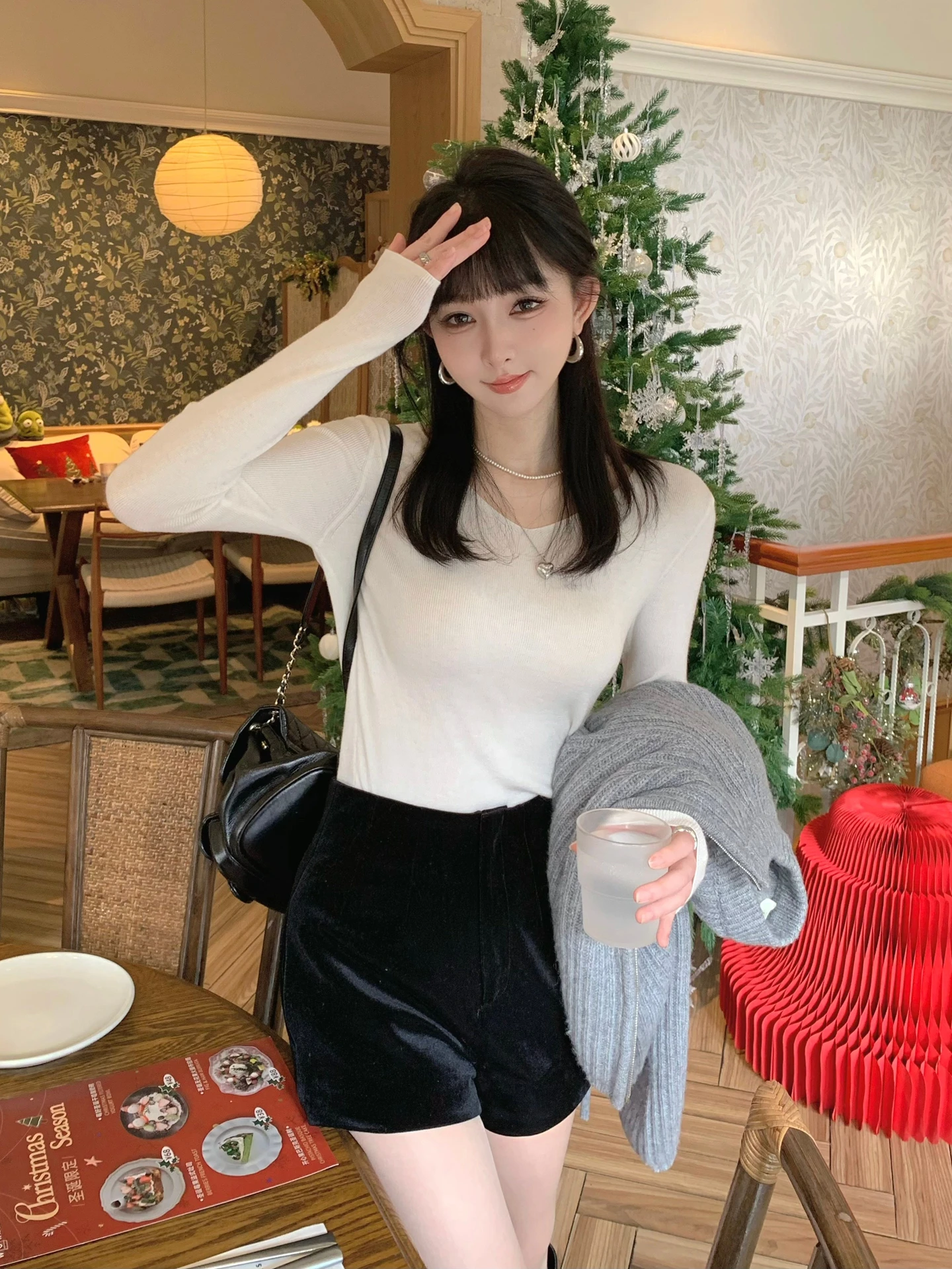 

Женский шерстяной вязаный свитер с v-образным вырезом, базовый белый внутренний свитер, низкий Ne, высококачественный топ, можно носить на улице, свитер