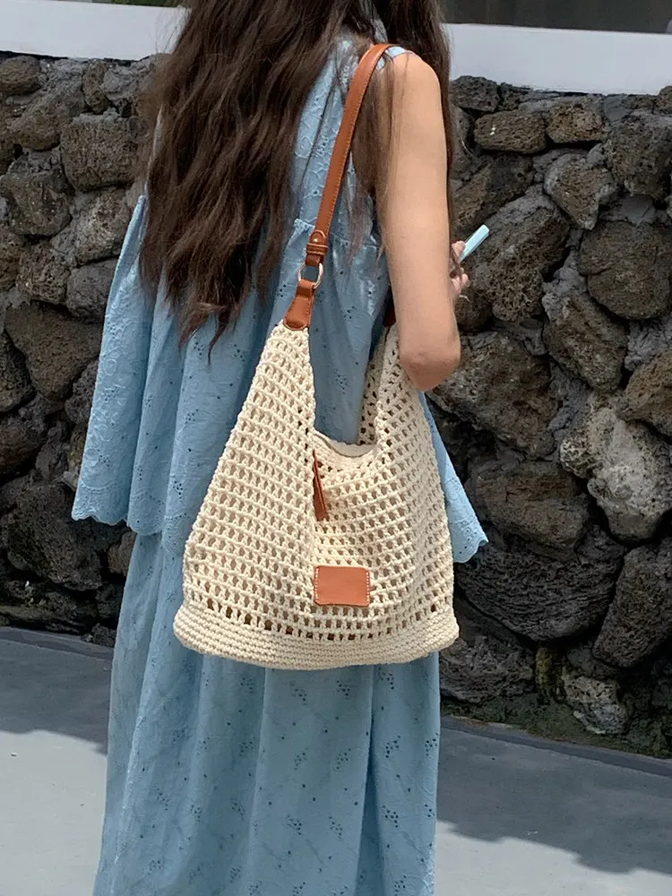 

Trendy New Style Hollow-Out Light and Fresh Straw Woven Underarm Handbag, Large Capacity Shoulder Bag with Metal Zipper