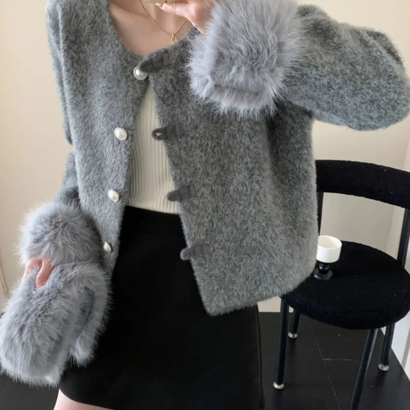 French Grey Small Jacket for Women's Autumn/winter 2026 Autumn New Style Retro Fur Collar Detachable Fragrant Style Top