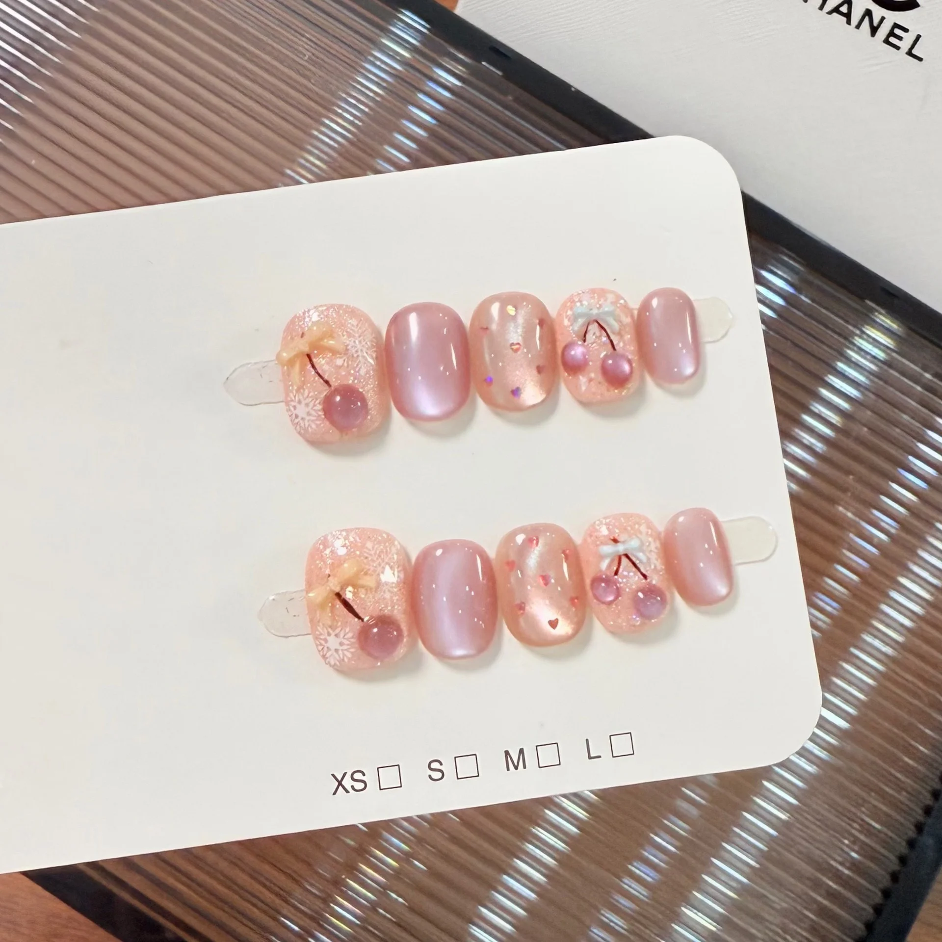 

10 шт., пресс-накладные типсы ручной работы, розовые блестящие кошачьи глаза, вишневый бант, полное покрытие, съемные носимые ногти для женщин и девочек