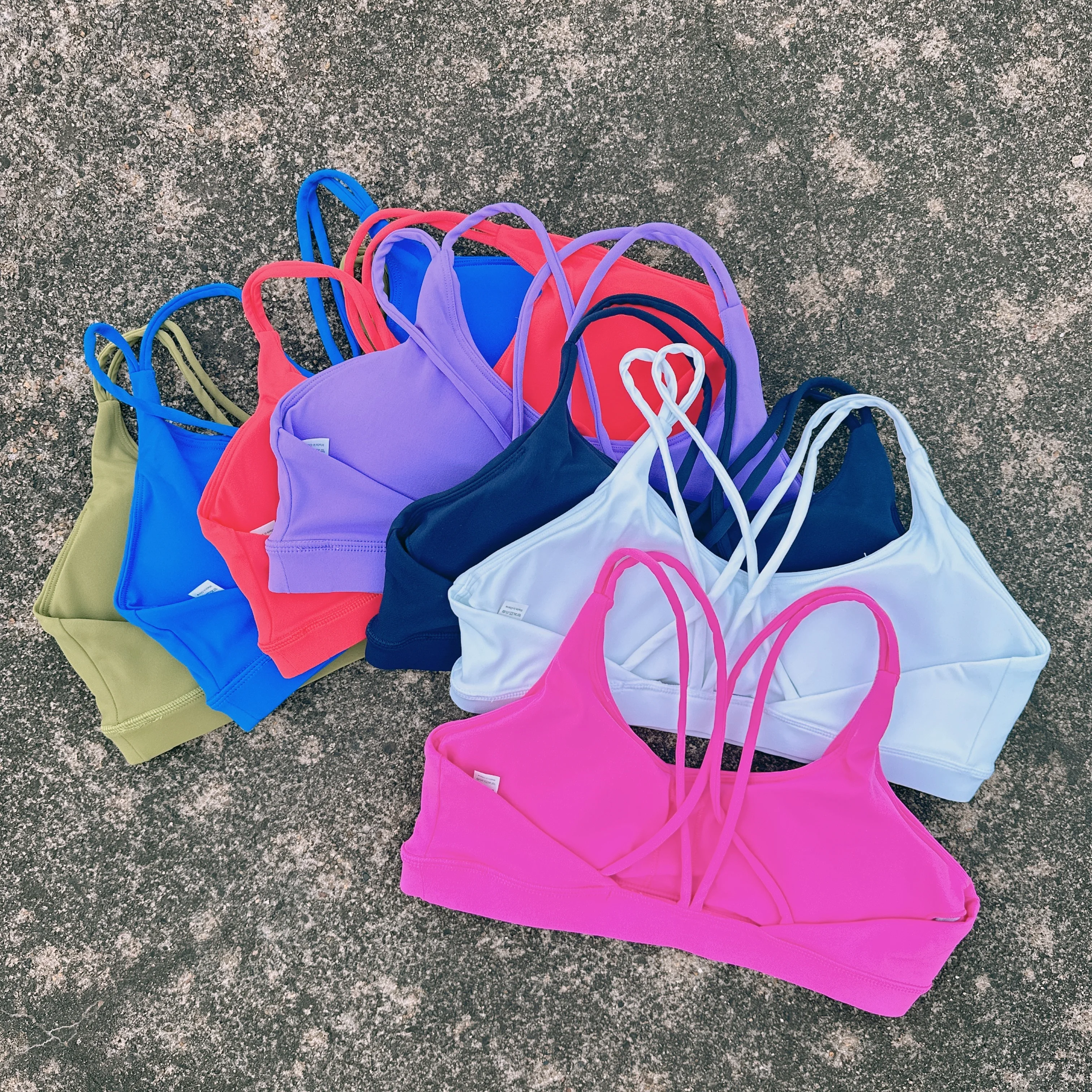 

Сплошной цвет, мягкий высокопрочный женский бюстгальтер для фитнеса, плотный спортивный топ, комплексное нижнее белье для тренировок в тренажерном зале, йоги с накладкой на грудь