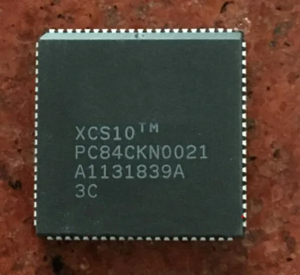 

Бесплатная доставка IC новая% XCS10-PC84CKN