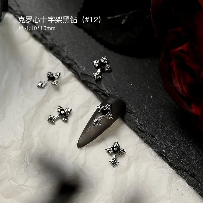 10 pezzi di colore scuro punk serie Halloween accessori per unghie Cool Girl Nail Art Charms Retro Cross Bat SpiderDecoration fornitura sfusa