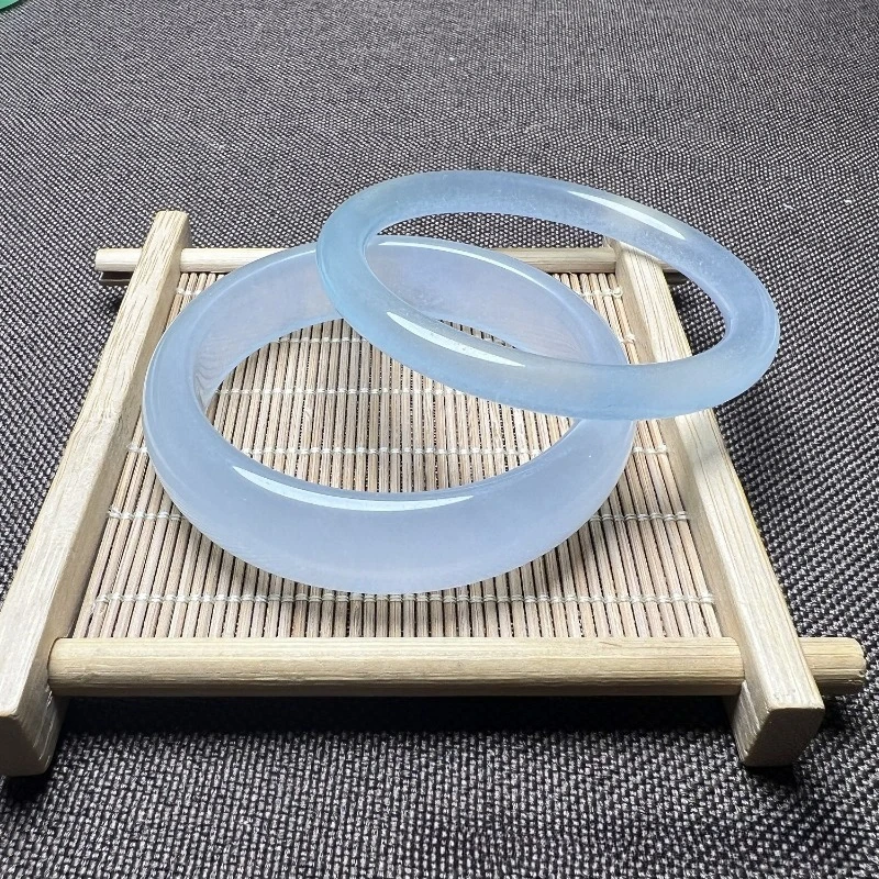 

Ice Sky Blue Bracelet Quartzite Jade Bracelet, Suitable for Daily Wear