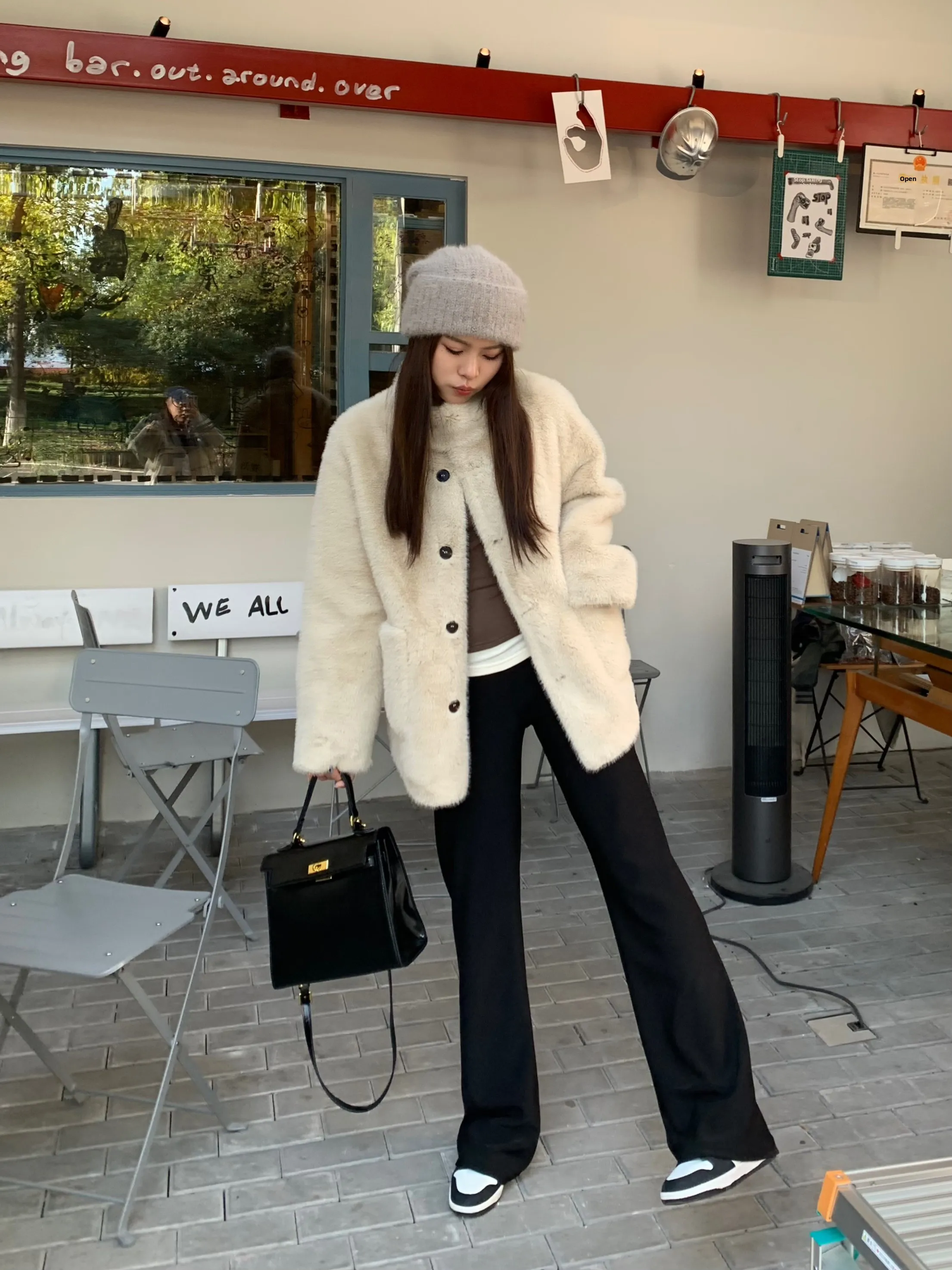 

Athome Smooth Non-Bulky 95% Water Rabbit Fur Eco-Friendly Fur Coat Winter Love Song Home Comfortable Polyester Long Sve Ja...