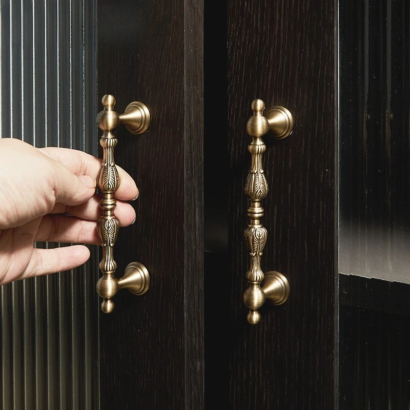 High End European Retro Wardrobe Door Handle Classical Brass Furniture Handle Light Luxury Drawer Cabinet Wine Cabinet Handle