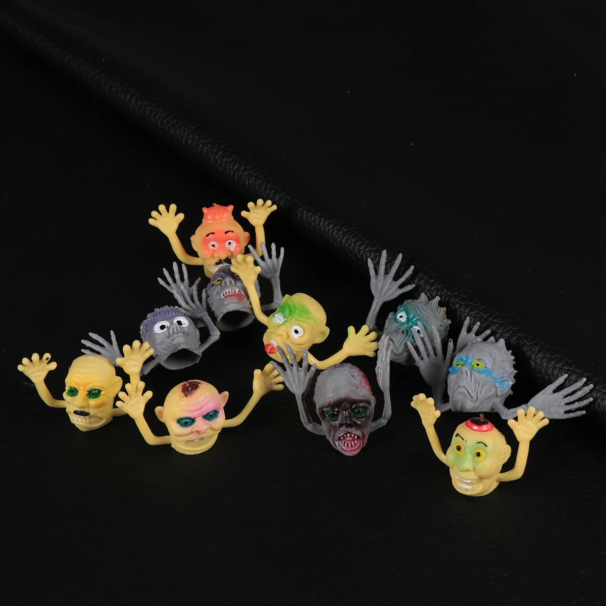 

10pcs Funny Halloween Ghost Head Zombie Finger Head Set Finger Toy Finger Puppets Finger Props Toy Educational Finger