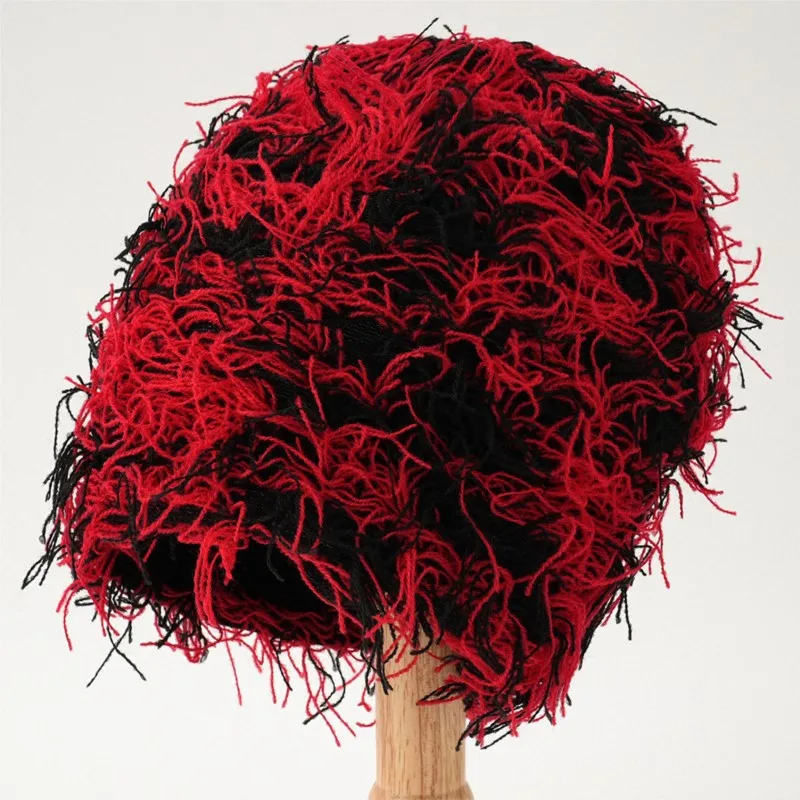 Men's and women's knitted hats are designed in a simple sporty style for travel shopping gatherings