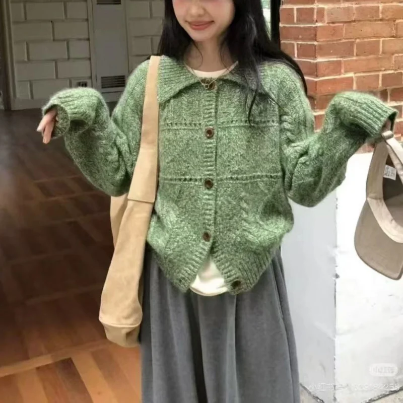 

Высококачественный вязаный кардиган с цветочной линией, ленивый свободный наряд, травяно-зеленый вязаный кардиган с отложным воротником, женский винтажный плетеный свитер