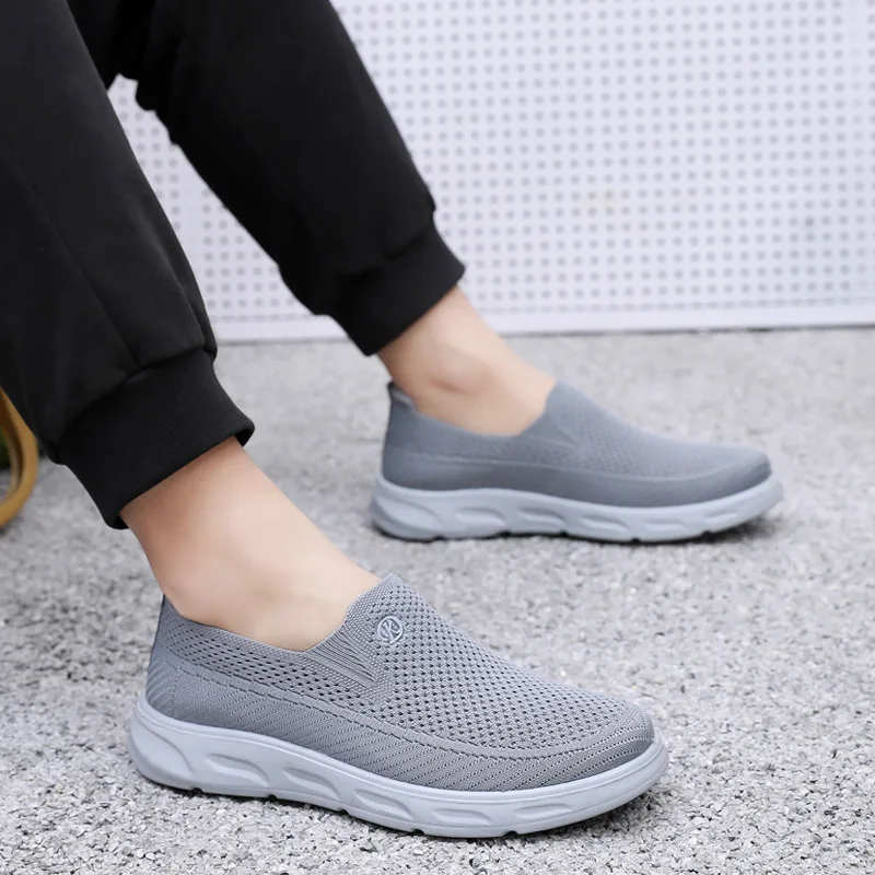 

The 2025 new men's summer mesh shoes are breathable, lightweight and casual sneaker shoes for middle-aged and elderly people