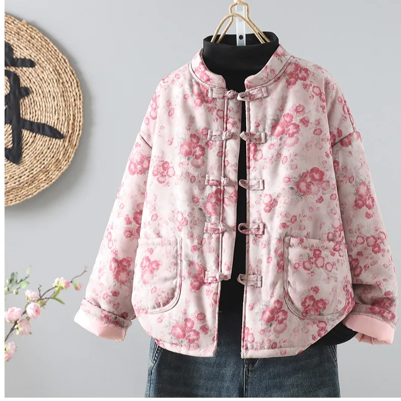 

Новинка! Модная зимняя утепленная хлопковая куртка с розовым цветочным принтом, воротником-стойкой, свободного кроя, на пуговицах, с длинными рукавами.