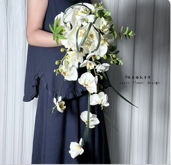 Girlfriend wedding bouquet tulip waterfall-shaped white Korean bride's license bouquet water drop flower hot direct sale