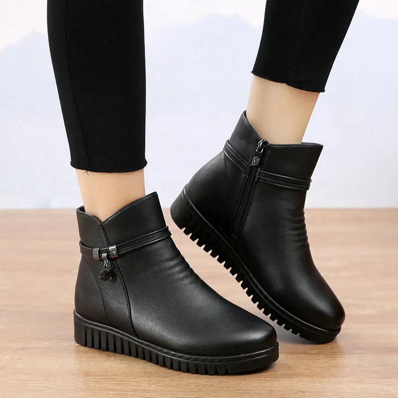 Autumn Winter Fashion Boots Women Leather Ankle Warm Boots women\'s casual ankle boots mother flat warm non-slip cotton shoes