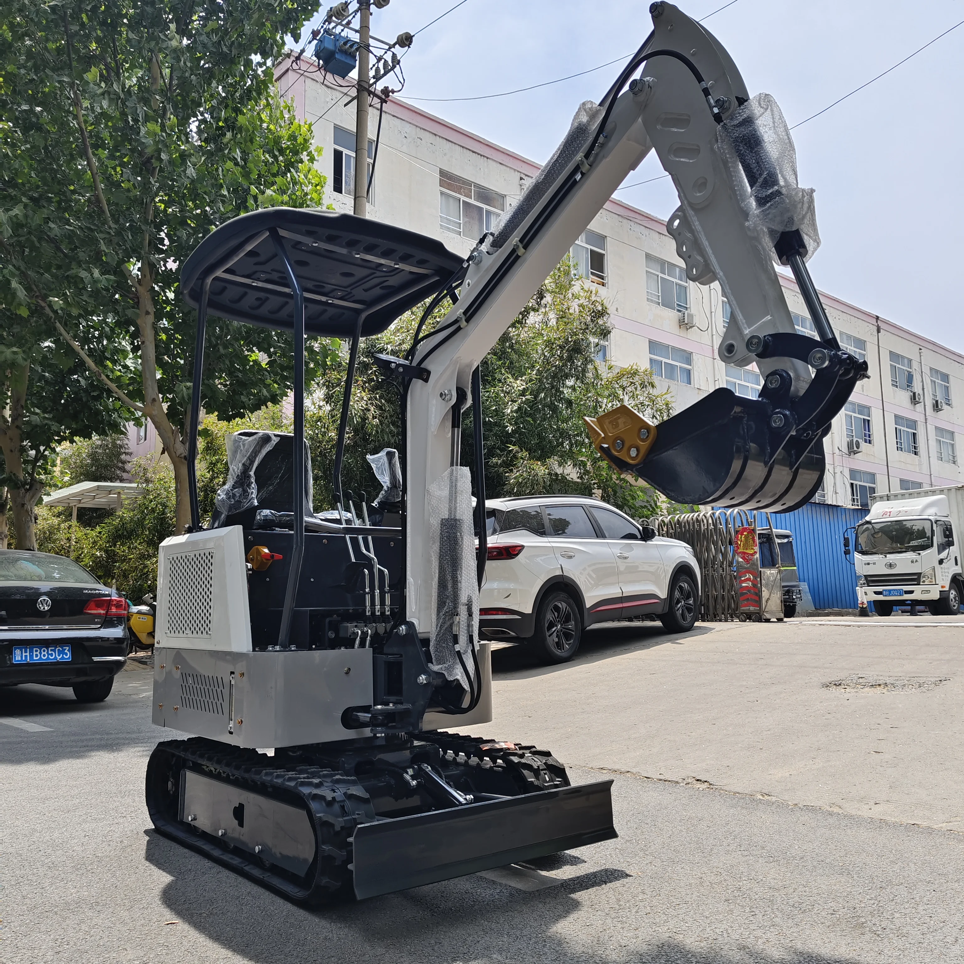 حفارة صغيرة مخصصة 1.8 طن 2 طن سعر شحن مجاني ديزل الصين بالجملة حفار صغير مدمج حفارة صغيرة للبيع #2