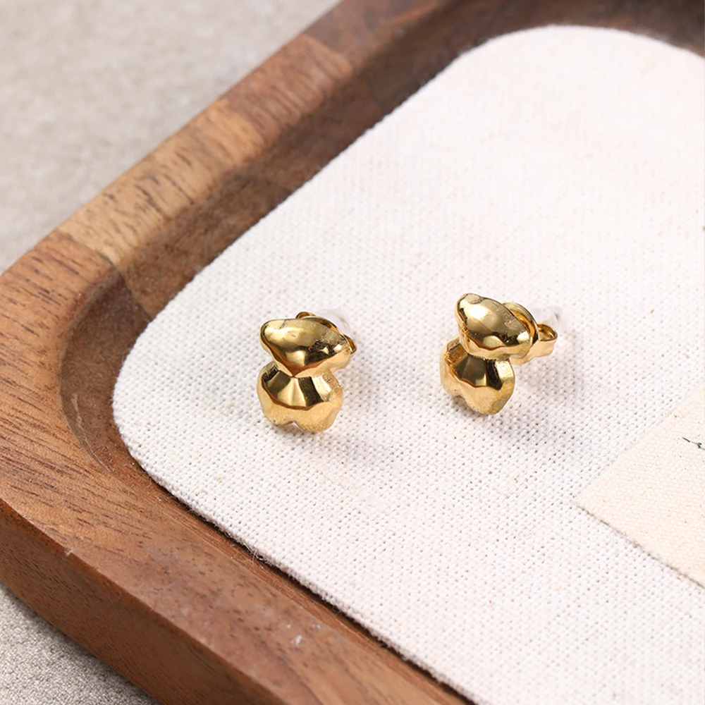 18K Vergoldete Bären-Ohrstecker aus Edelstahl, Niedlicher Tier-Piercing-Schmuck, Minimalistische Ästhetische Ohrringe für Frauen und Mädchen – Detail 3