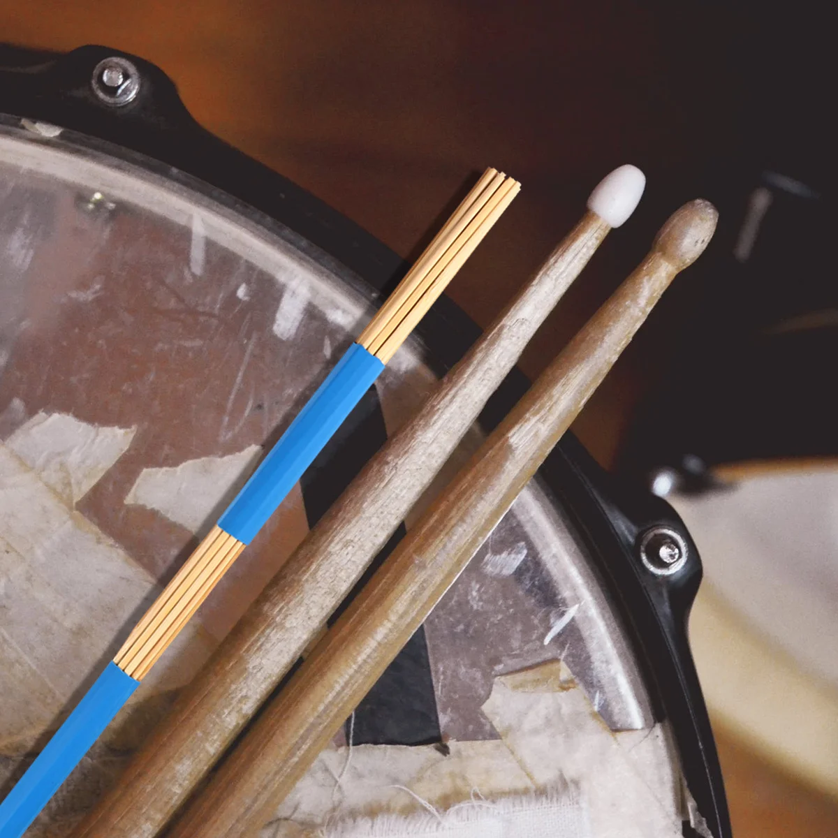 

1 Pair Wooden Drum Brushes Sticks Jazz Folk Music Rods Blue Lightweight Low Volume Smooth Comfortable Durable Replacement