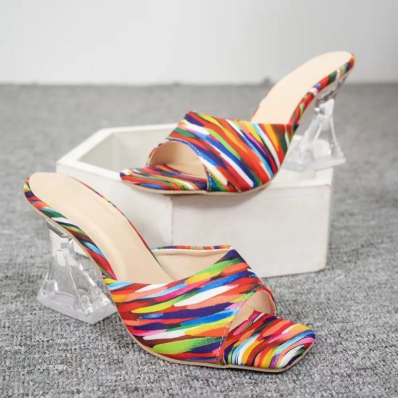 Kristall Transparent Spezielle Ferse Hausschuhe frauen Sommer Neue Karree Offene spitze Multi-farbe Nicht-slip High Heels