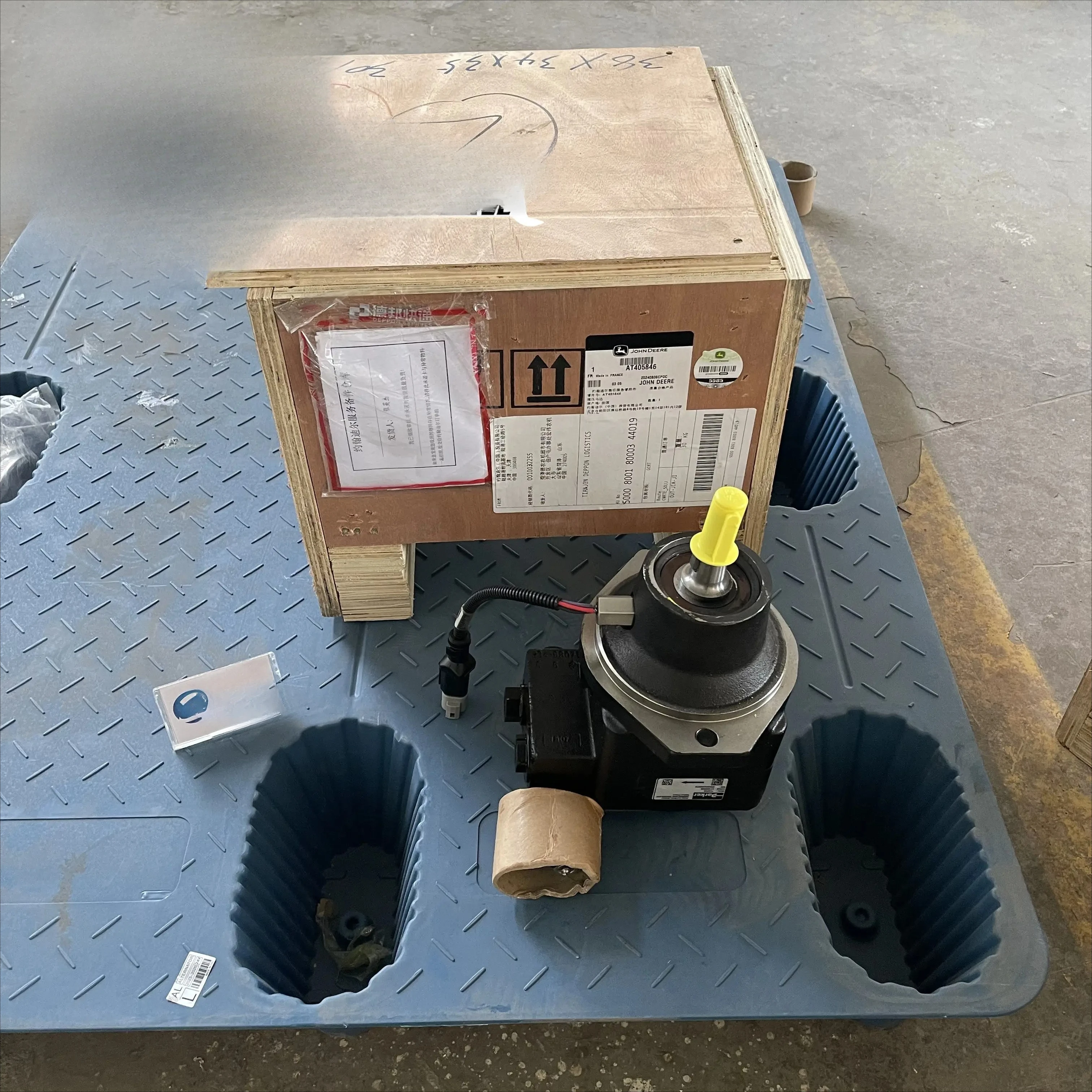 أجزاء الحفارة محرك المروحة الهيدروليكية AT405846 مناسب لـ J D