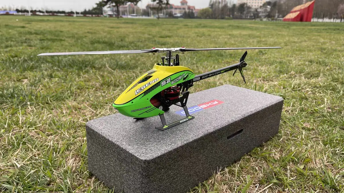 Goosky s2 6-Kanal fern gesteuertes Hubschrauber-3D-Stunt-Modell mit doppelt bürstenlosem fern gesteuertem Flugzeugs pielzeug mit Direkt antrieb