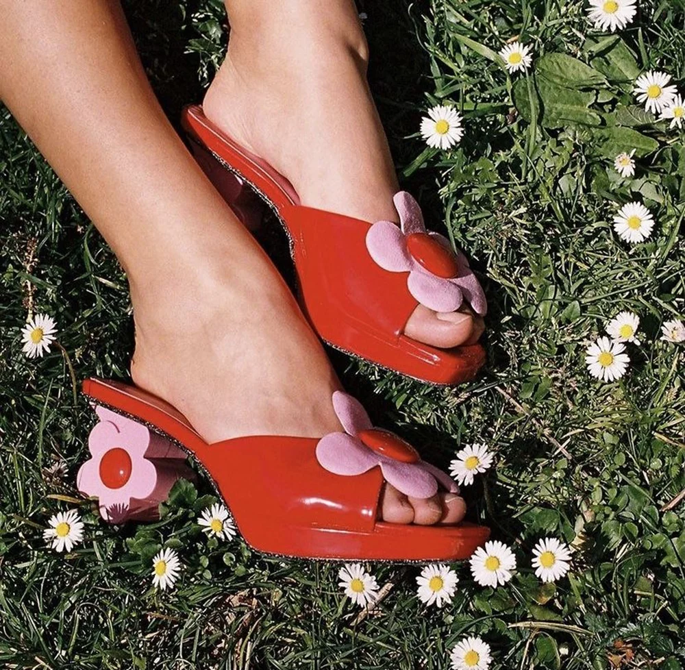 

Summer Bright Colors Square-Toe Casual Sandals Oversized Flower Detail Flower-Shaped Chunky Heel Sweet Style Open-Heeled Sandals