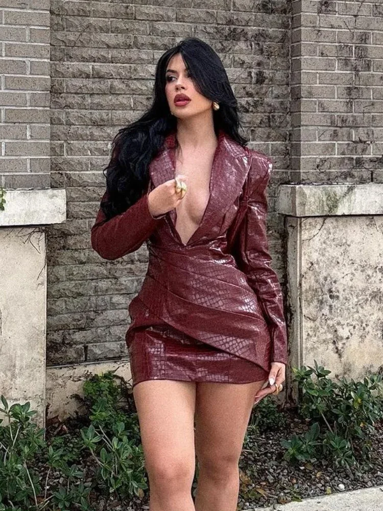 Imitation Crocodile Skin Dress Burgundy Deep V-neck Leather Mini Dress Long Sleeve High Waist Dress 2024 Sexy Lady Party Dress