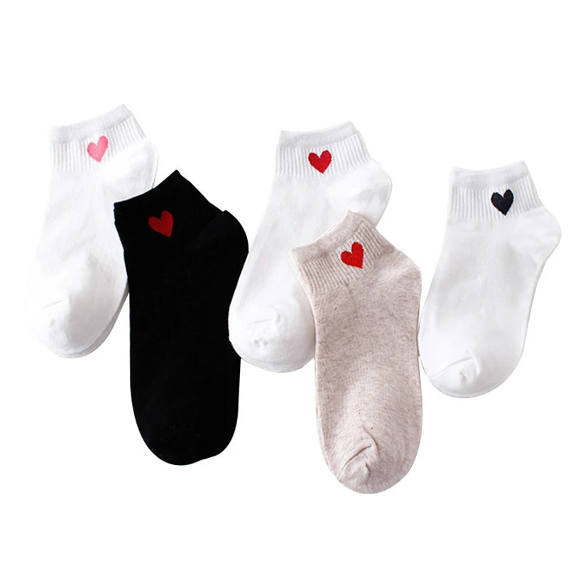 Chaussettes à cœurs pour femmes, 5 paires/lot, mode élégante, couleur unie, noir, blanc, été, printemps, vintage, étudiantes, courtes, coupe basse, rinçage