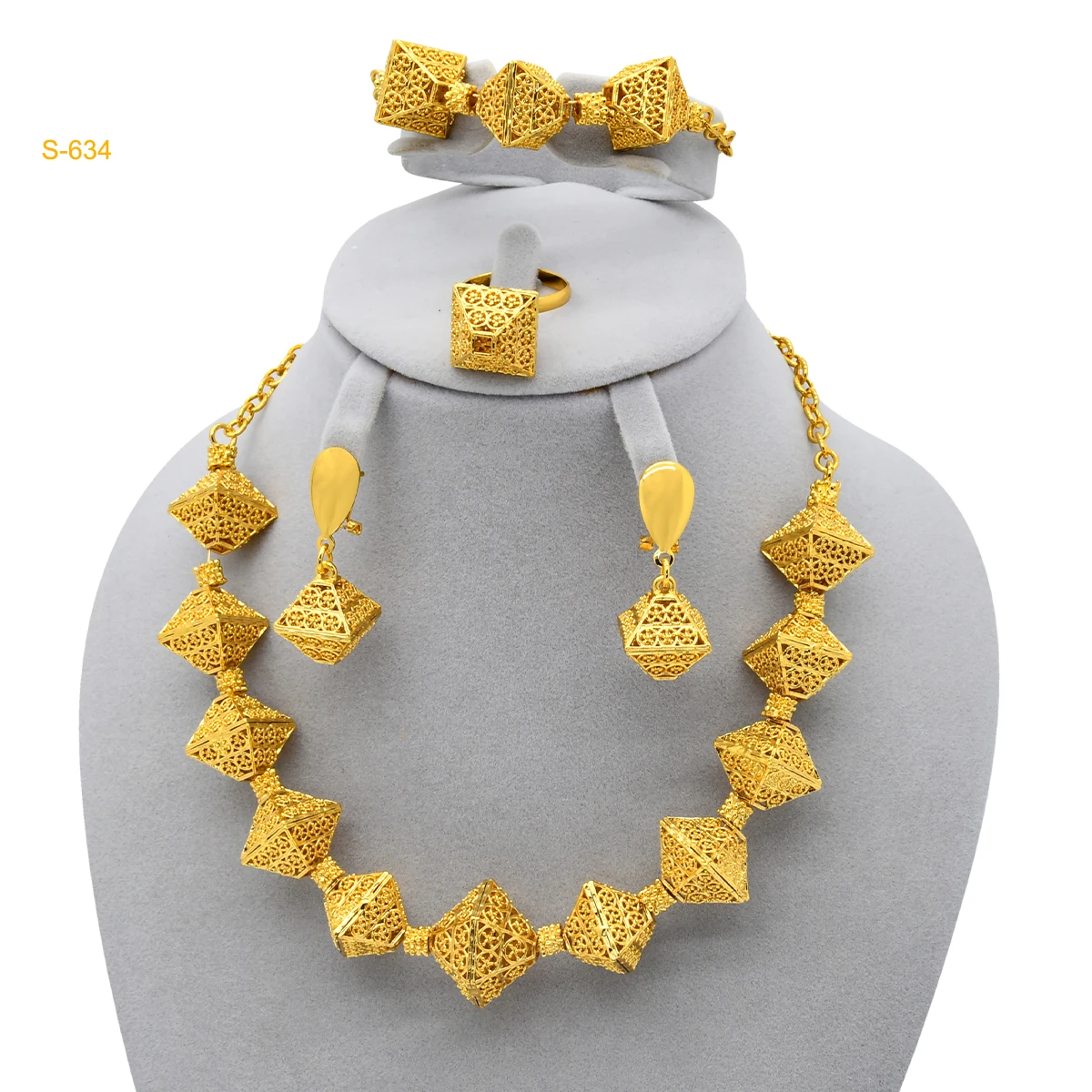 Mode Indische 24K Gold Farbe Schmuck Set für Frauen Nigeria Hochzeit Dubai Halskette Ohrringe Armband Ring Braut Zubehör