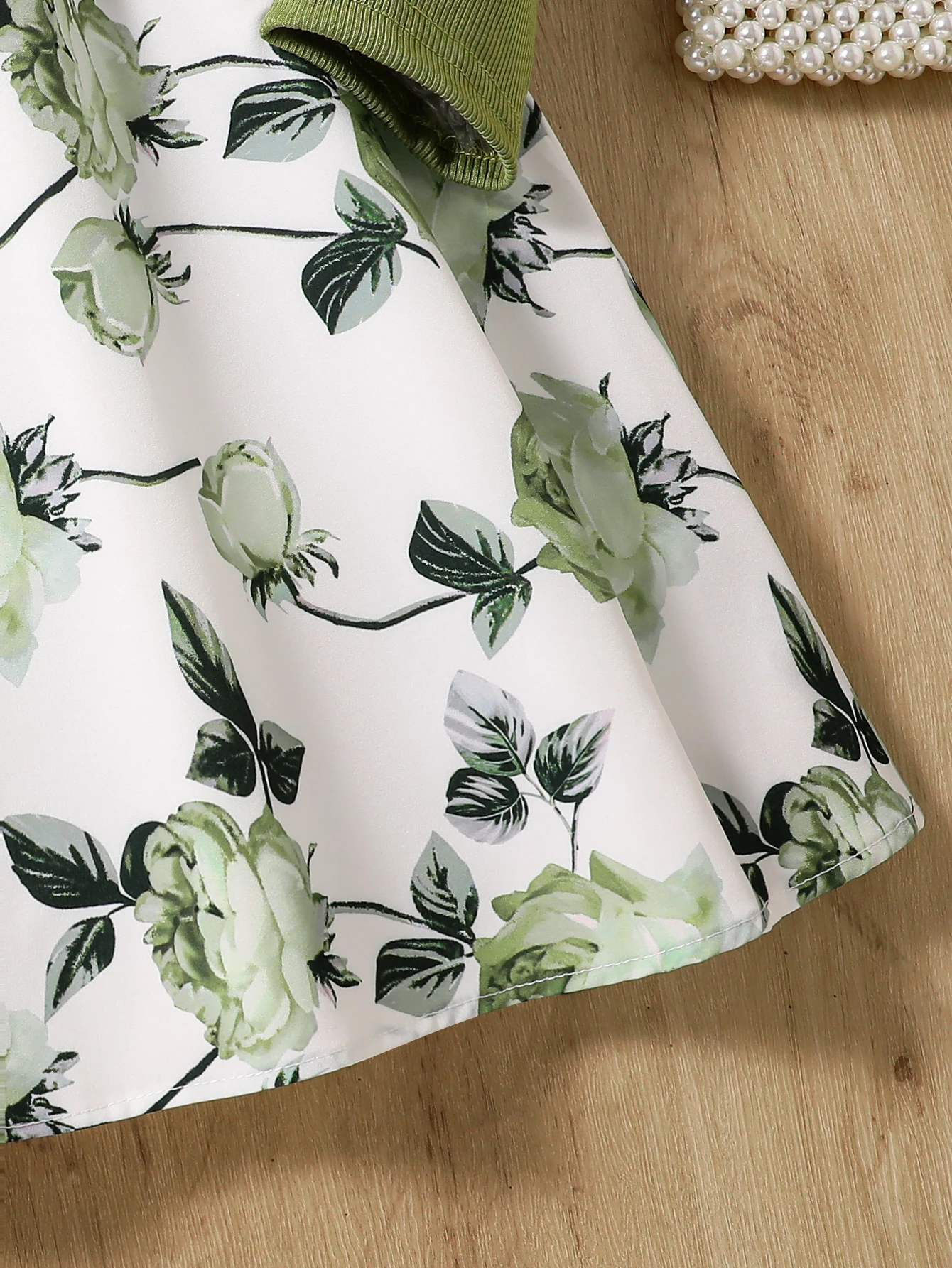 الربيع والخريف الفتيات ملابس بسيطة غير رسمية متعددة الاستخدامات محبوك الجولة الرقبة رفرفة كم مطبوعة المرقعة فستان الفتيات اليومية موضة غير رسمية زي الهالوين للفتيات