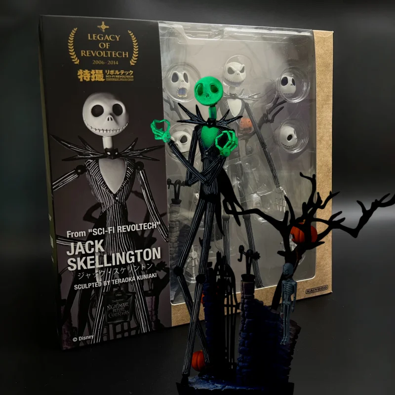 

Yamaguchi-style The Nightmare Before Christmas Jack Skellington Noctilucent Action Figure Halloween Gift Christmas Decorations